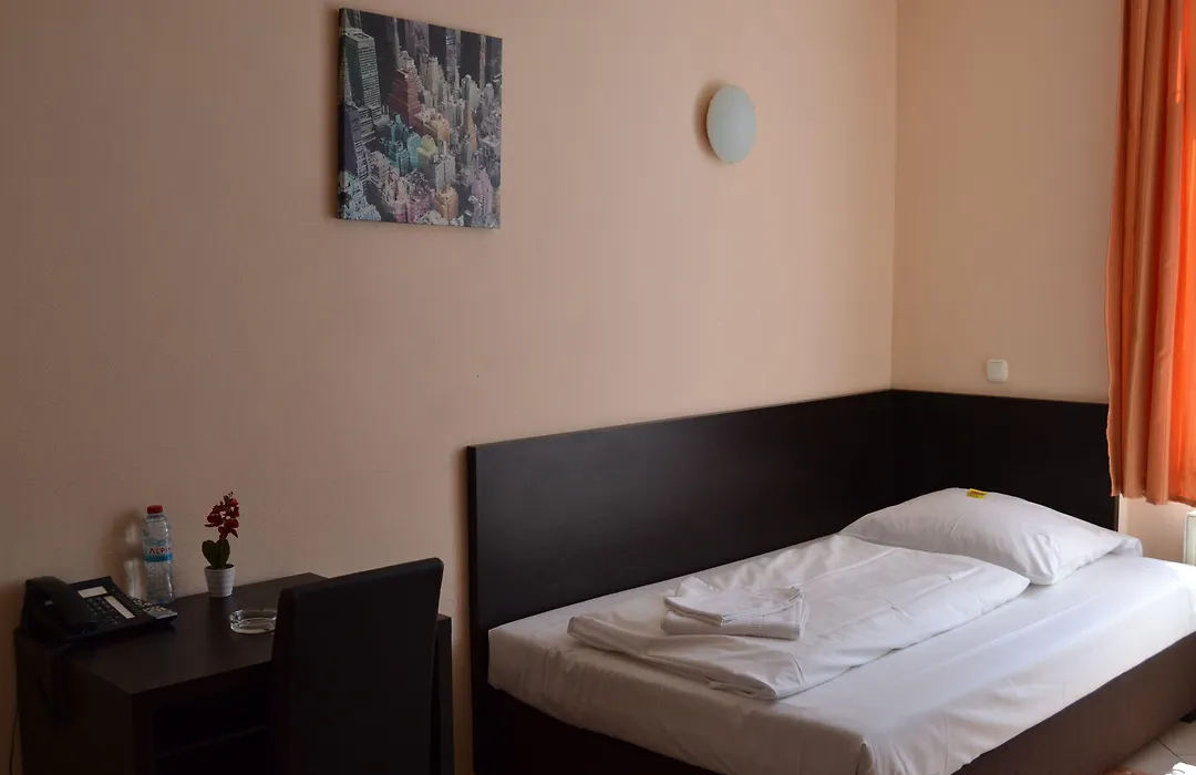 Angel Hotel-1